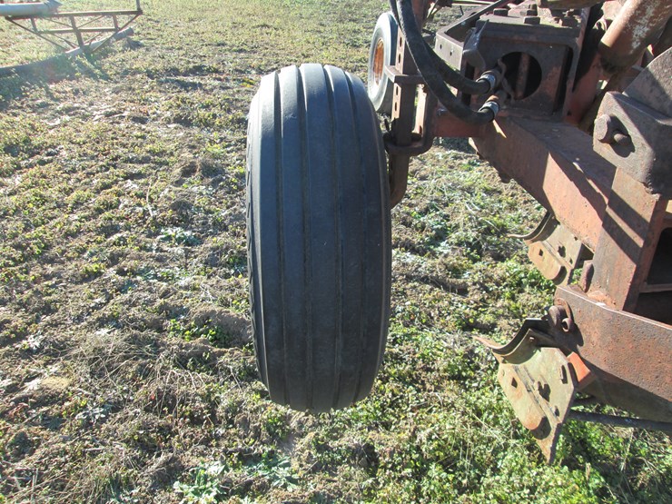 international-700-image-9