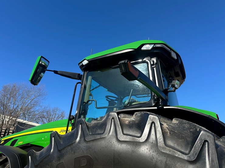 2021-john-deere-370-image-33