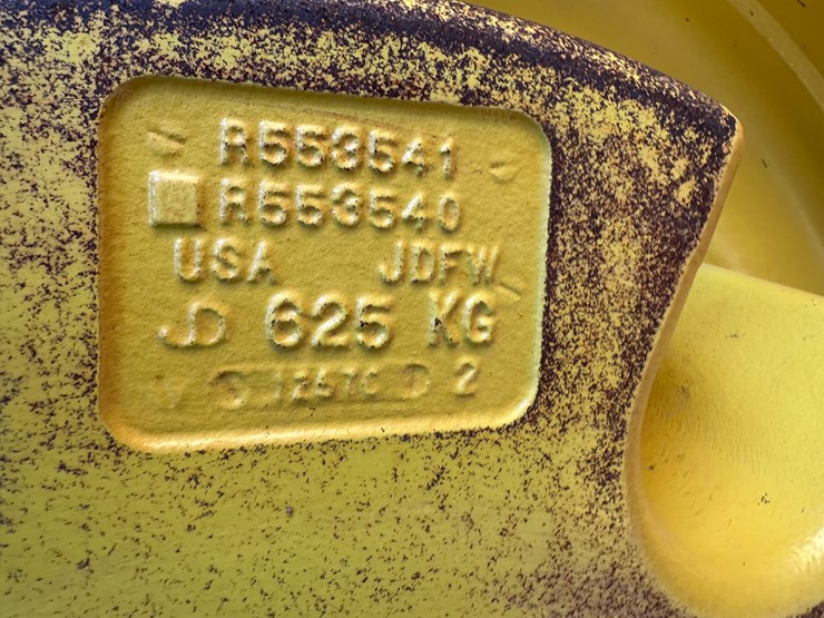 2021-john-deere-370-image-12