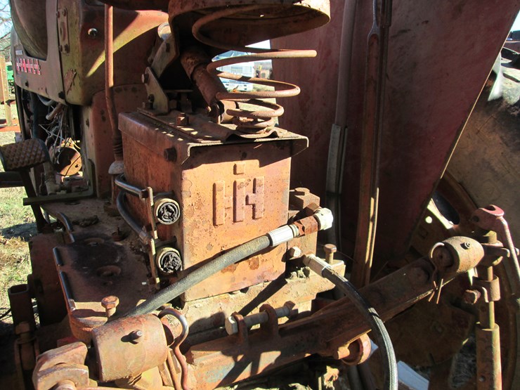 #35307-•-farmall-450-tractor-image-9