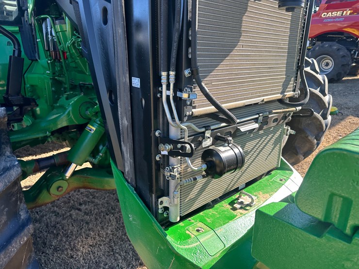 2021-john-deere-370-image-52