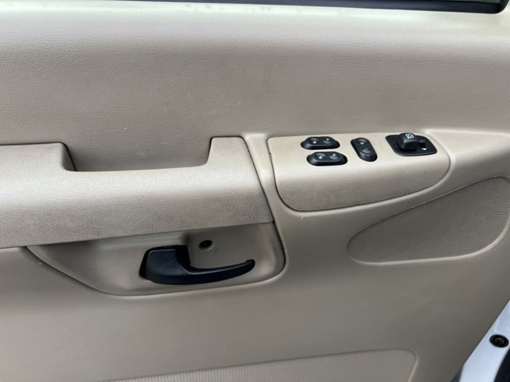 2004-ford-e350-xlt-sd-image-20