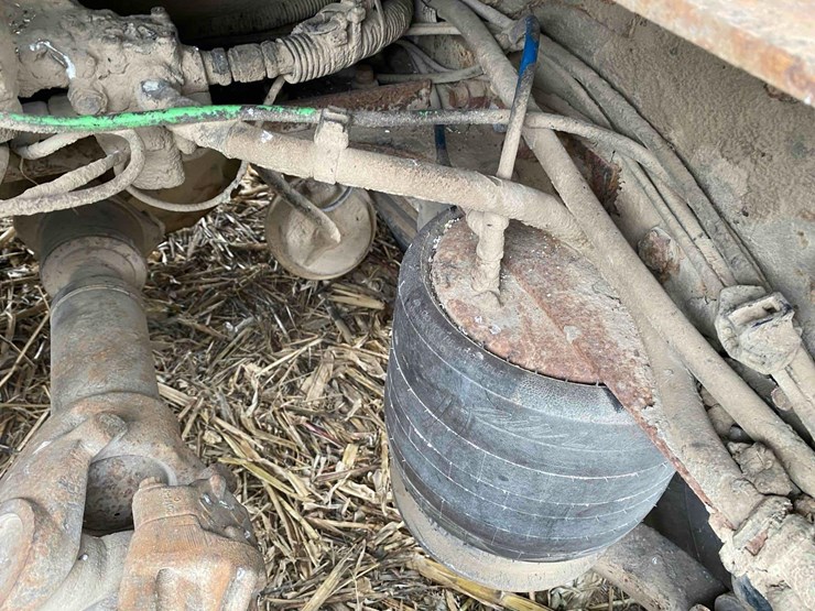 2007-freightliner-day-cab-semi-tractor-image-33