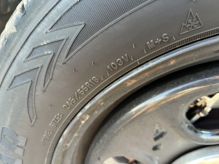 2017-ford-explorer-image-15