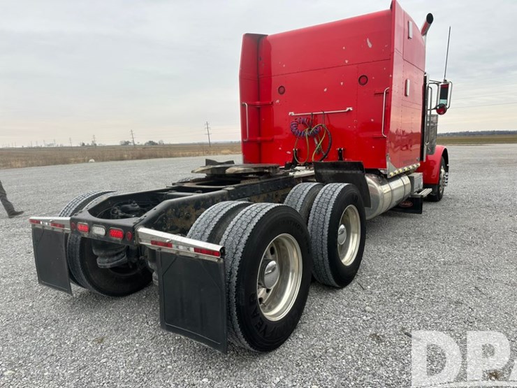 2007-peterbilt-379-image-15