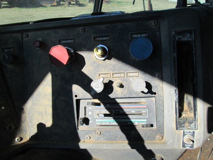 #35302-•-1985-mack-mh613-t/a-sleeper-truck-tractor-1m1ar07y6fm006361-image-29