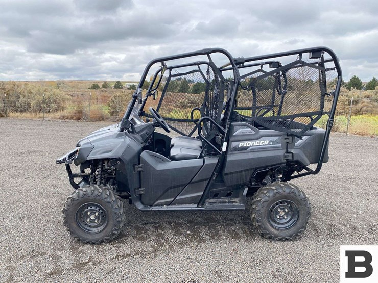 2020-honda-pioneer-700-image-2