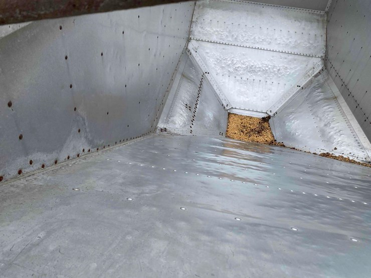 wilson-alum-41’-grain-trailer-image-42