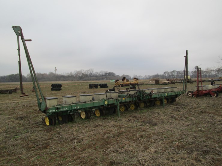 john-deere-7100-image-2