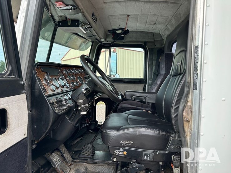 peterbilt-379-image-20