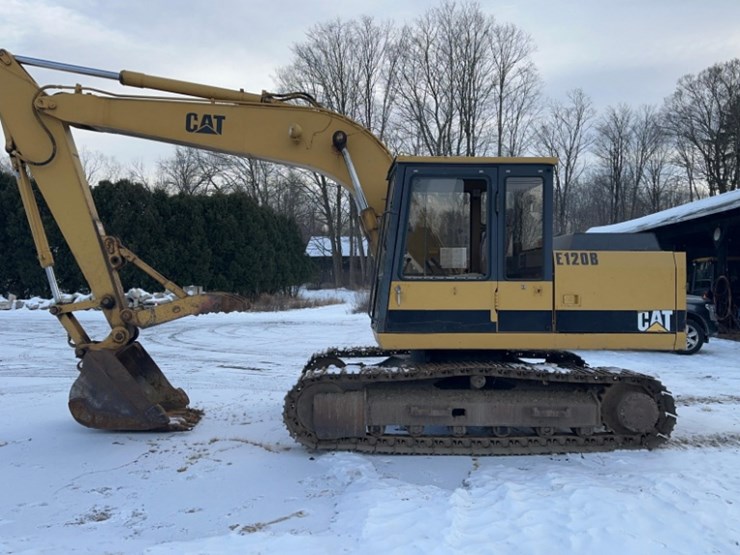 caterpillar-e120b-image-9