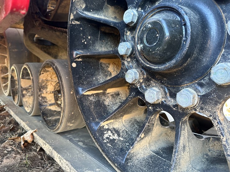 #35562-•-2023-case-470-track-tractor-image-38