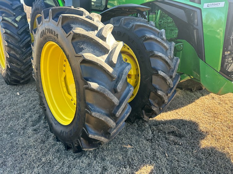 2021-john-deere-370-image-9