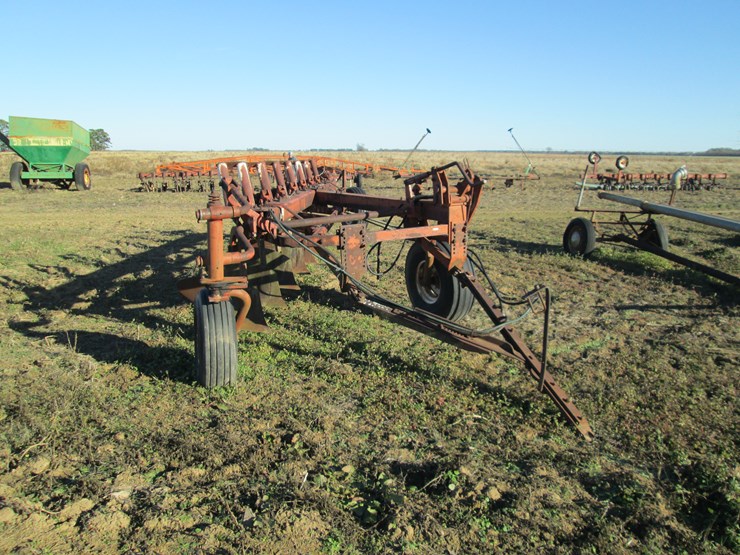 international-700-image-2