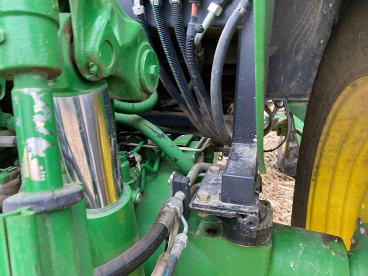 john-deere-6415-image-33