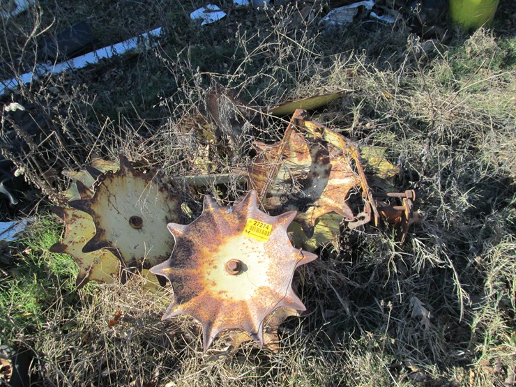 #27274-•-lot-of-cultivator-parts-image-2