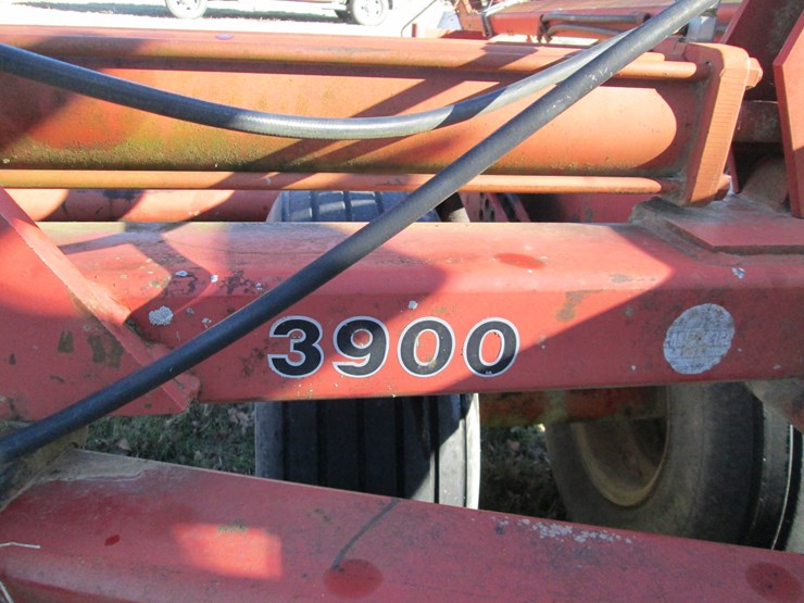 case-ih-3900-image-12