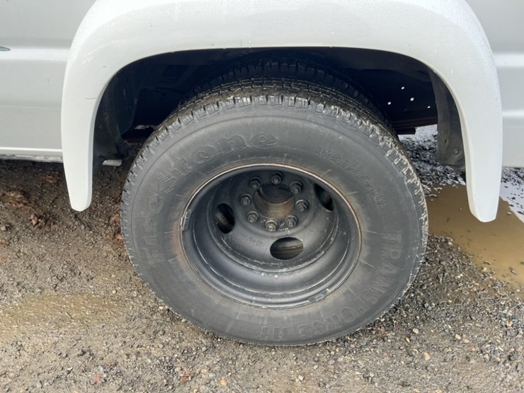 2004-ford-e350-xlt-sd-image-11