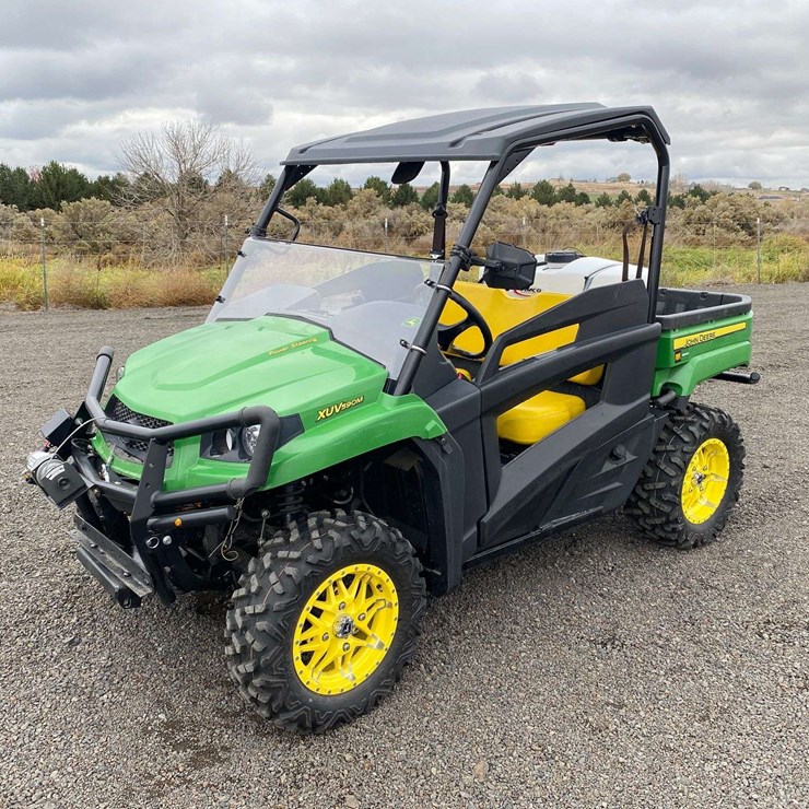 2021 JOHN DEERE GATOR