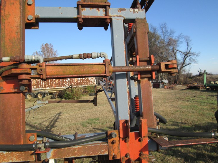 #35396-•-spray-rite-56’-30"-700gal-pull-type-sprayer-image-14