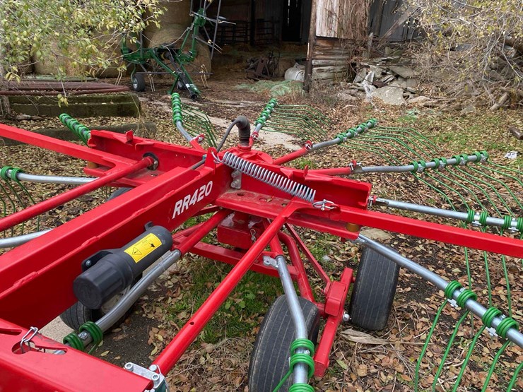 2022-enrorossi-rr420-rotary-rake-image-1