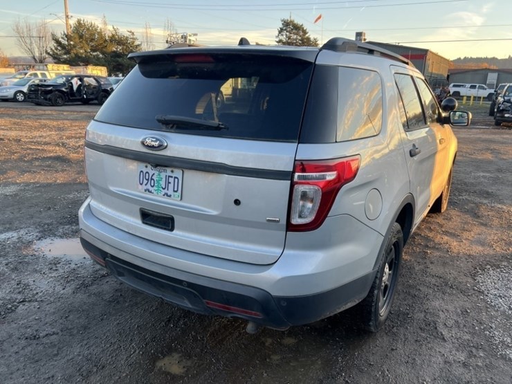 2015-ford-explorer-image-4