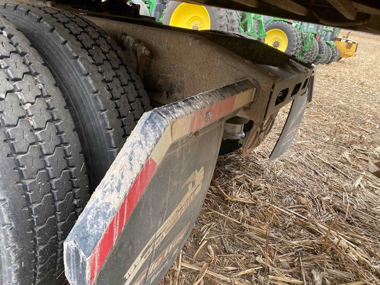 2007-freightliner-day-cab-semi-tractor-image-23