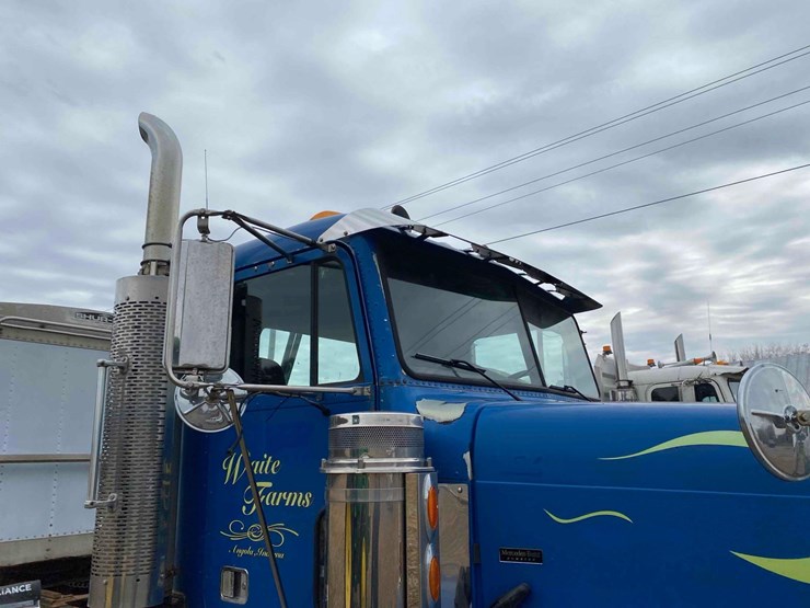 2007-freightliner-day-cab-semi-tractor-image-6