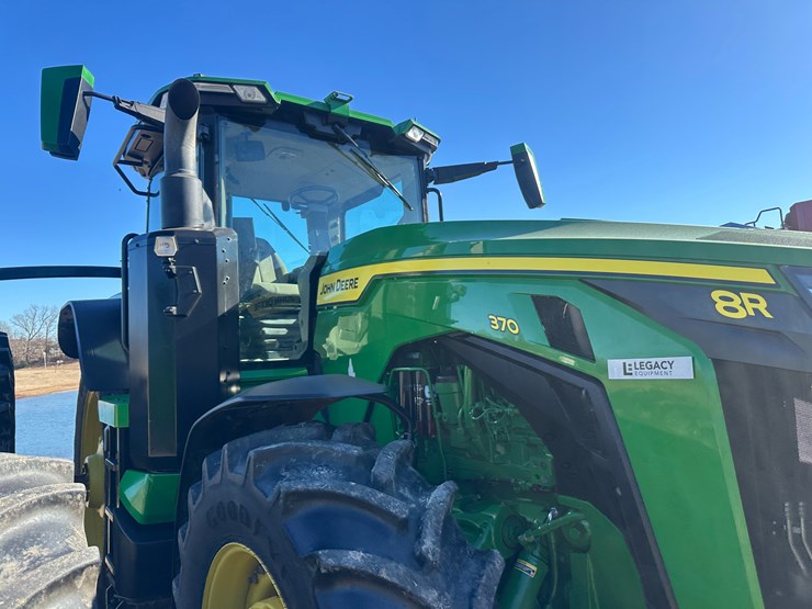 2021-john-deere-370-image-40
