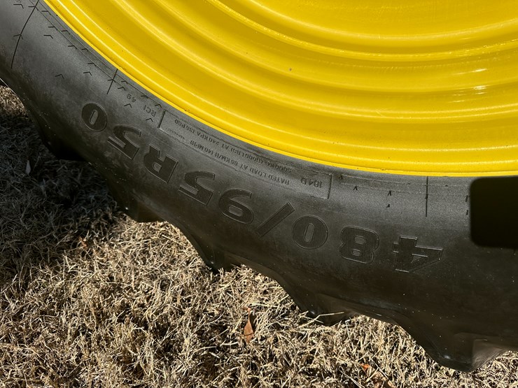 2021-john-deere-370-image-5