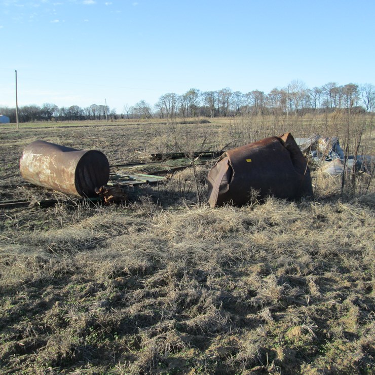 #35365 • Lot of Metal