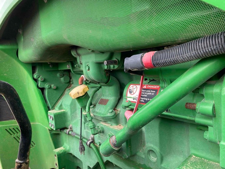 john-deere-8245r-image-39