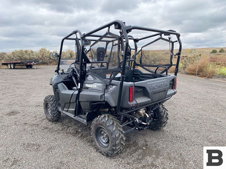 2020-honda-pioneer-700-image-3