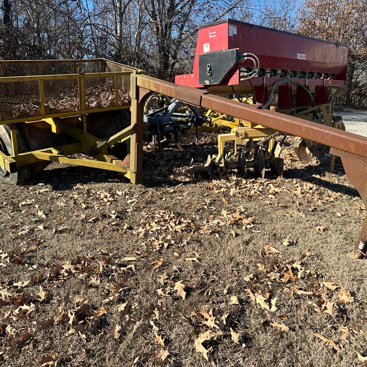 #35577 • Scott Levee Packer w/Bulldog Gooseneck Hitch