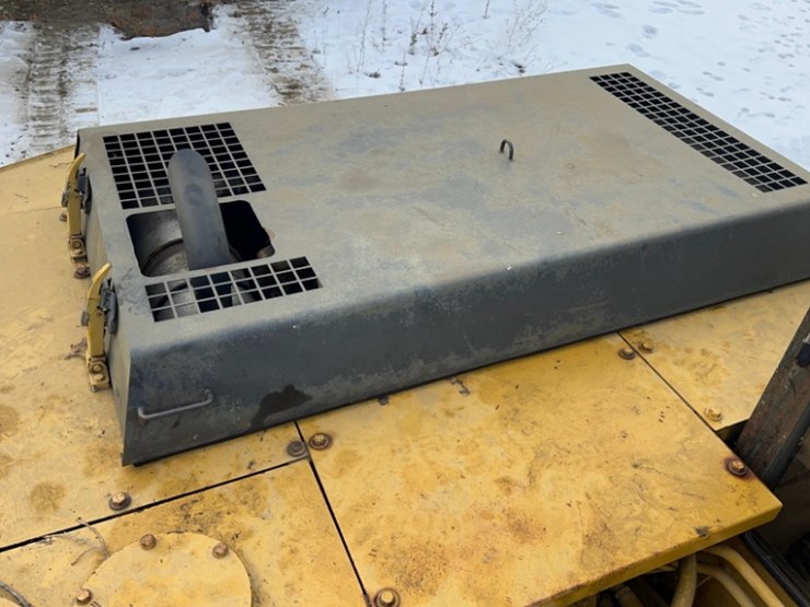 caterpillar-e120b-image-28