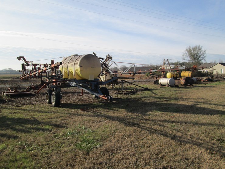 #35396-•-spray-rite-56’-30"-700gal-pull-type-sprayer-image-1