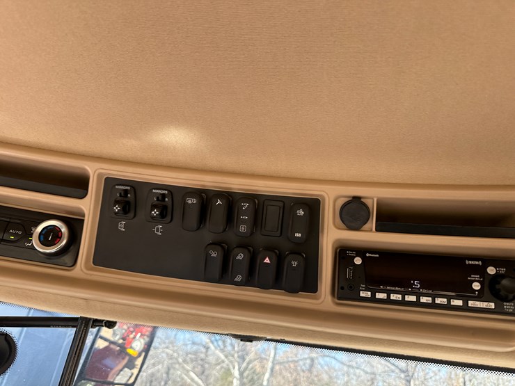 #35562-•-2023-case-470-track-tractor-image-99