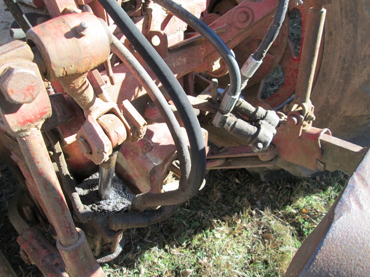 #35306-•-farmall-580-tractor-image-9