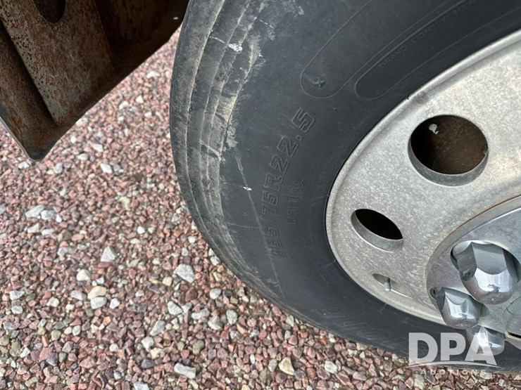 peterbilt-379-image-10