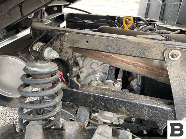 2021-john-deere-gator-image-26