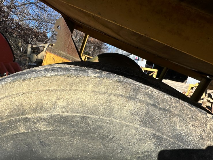 #35577-•-scott-levee-packer-w/bulldog-gooseneck-hitch-image-12