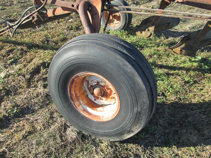 international-700-image-12