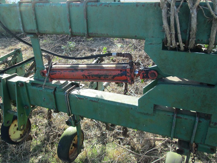 john-deere-8-image-8