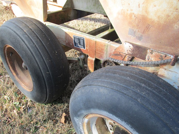 #35381-•-willmar-pull-type-spreader-17-image-6