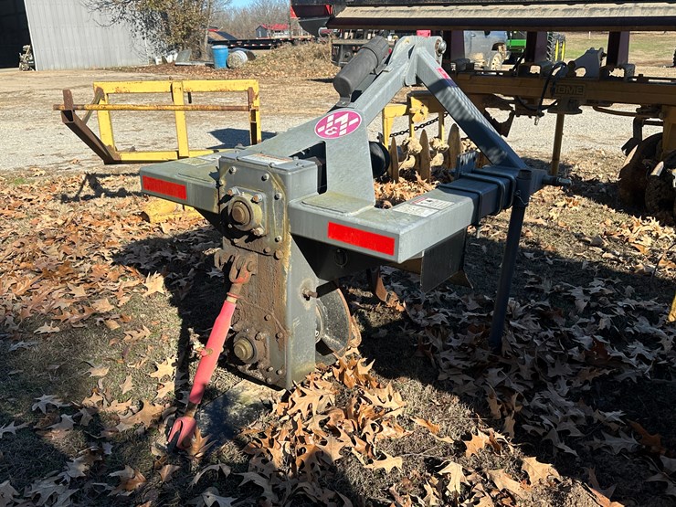 #35576-•-w&a-3700-pto-ditcher-image-3