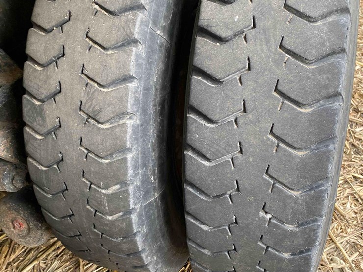 1987-freightliner-day-cab-semi-tractor-image-46