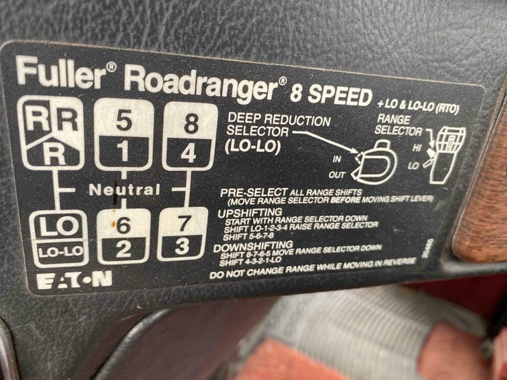 1987-freightliner-day-cab-semi-tractor-image-65