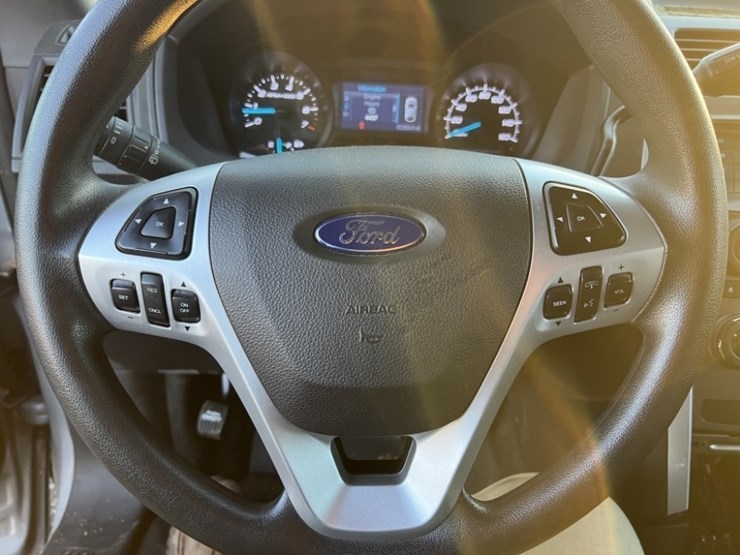 2015-ford-explorer-image-28