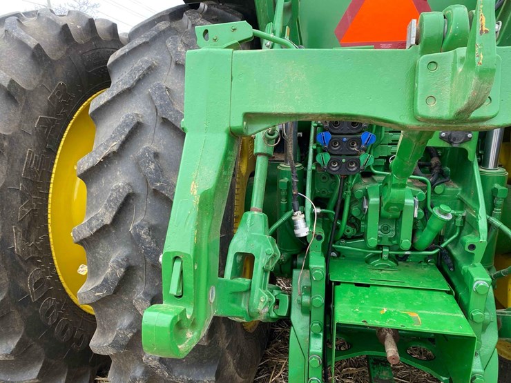 john-deere-8245r-image-31