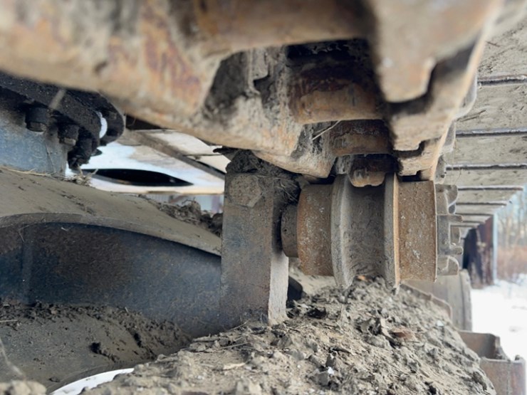 caterpillar-e120b-image-15